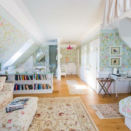 Oleander Romantik Zimmer Trausdorf an der Wulka Luaran gambar