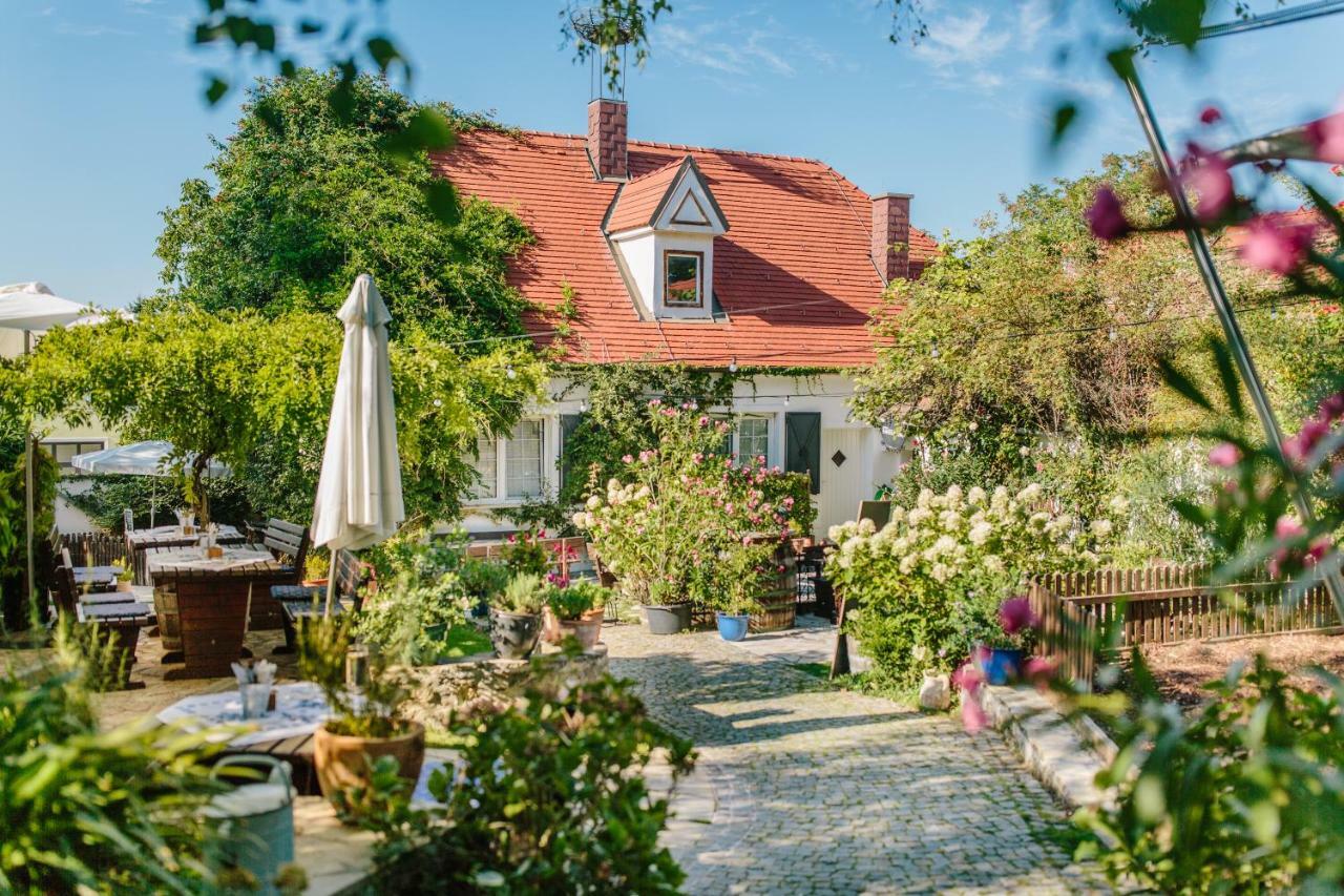 Oleander Romantik Zimmer Trausdorf an der Wulka Luaran gambar