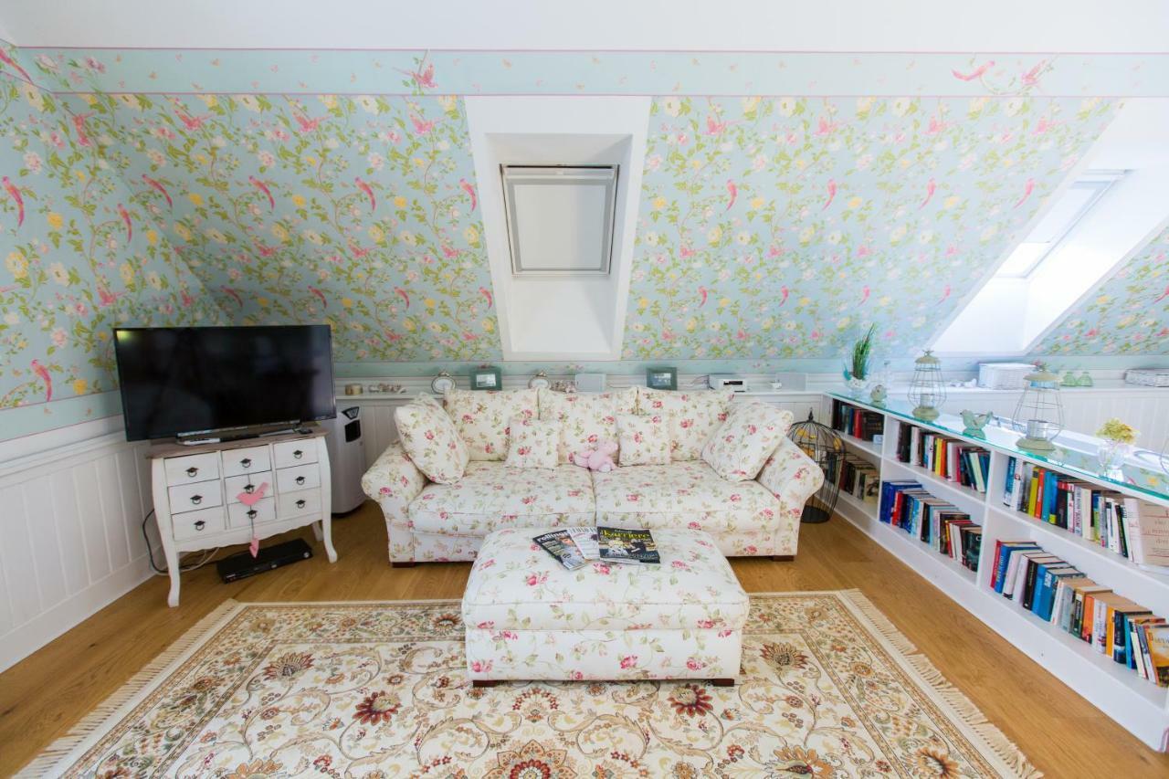 Oleander Romantik Zimmer Trausdorf an der Wulka Luaran gambar