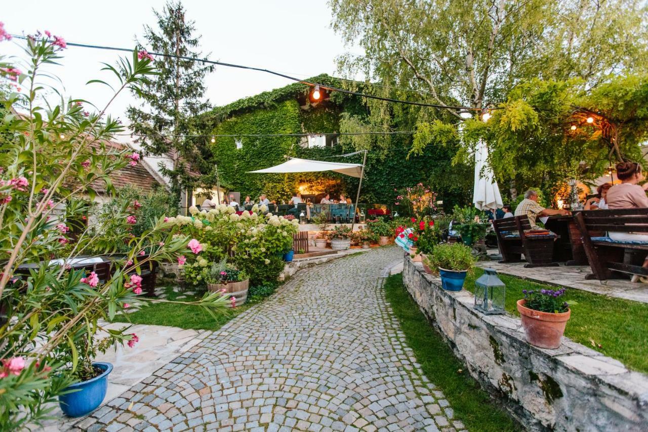Oleander Romantik Zimmer Trausdorf an der Wulka Luaran gambar